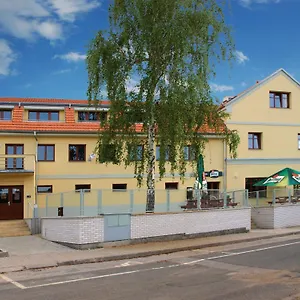 Pensionat A Restaurace Simanda